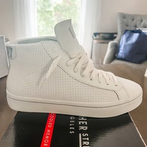 Skecher High Top Sneakers ~ Size 9 ~ Brand New in Box! Never Worn!